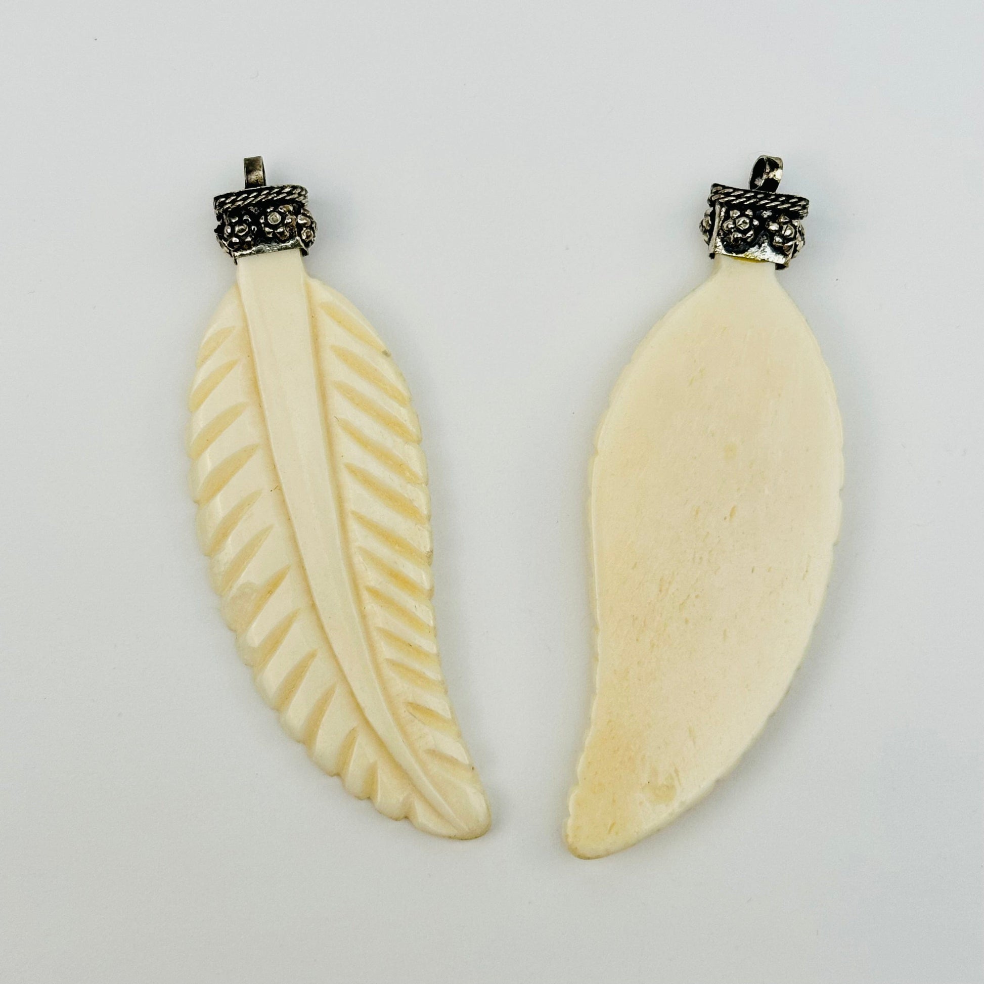 front and back side of the pendant 