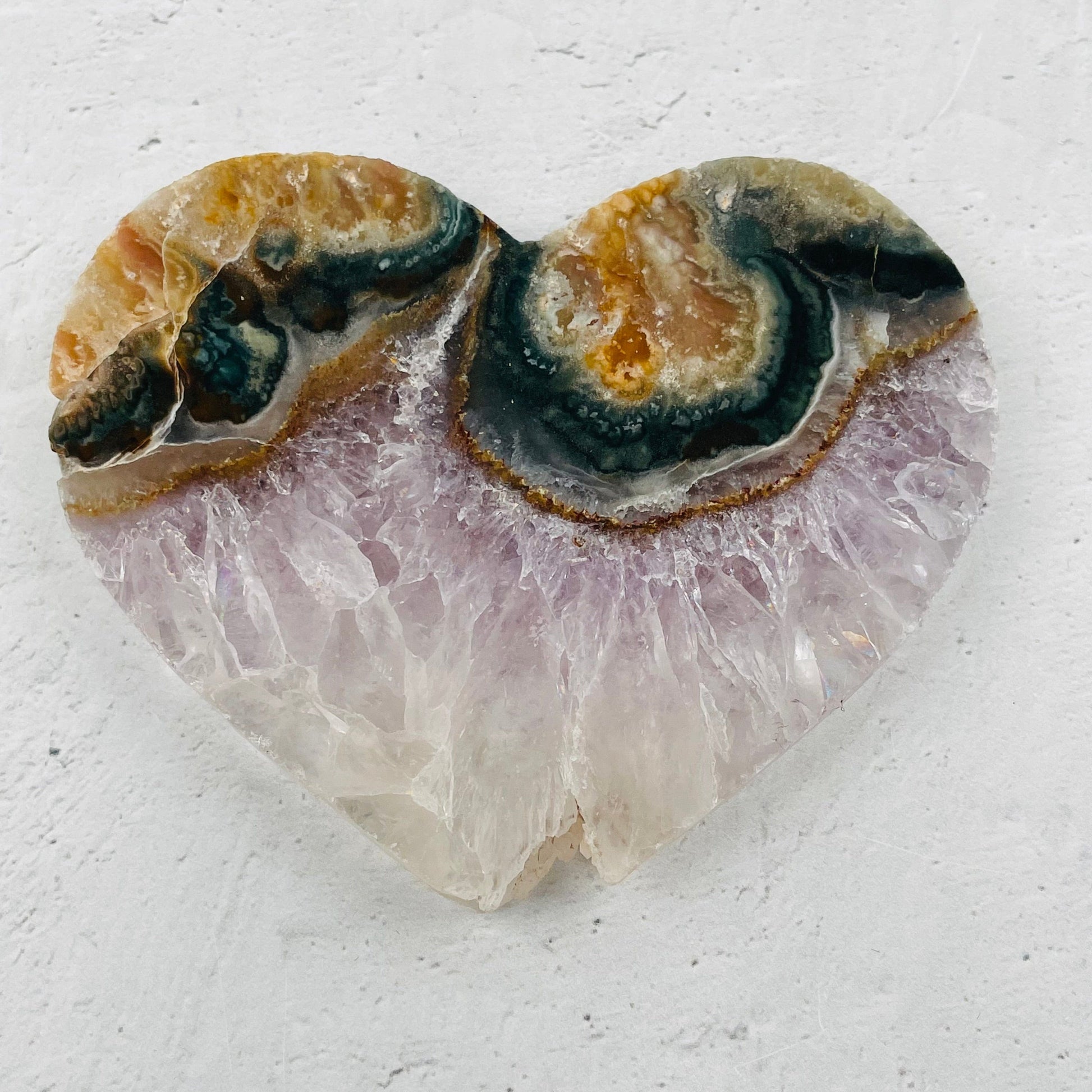close up of the details on this amethyst heart 