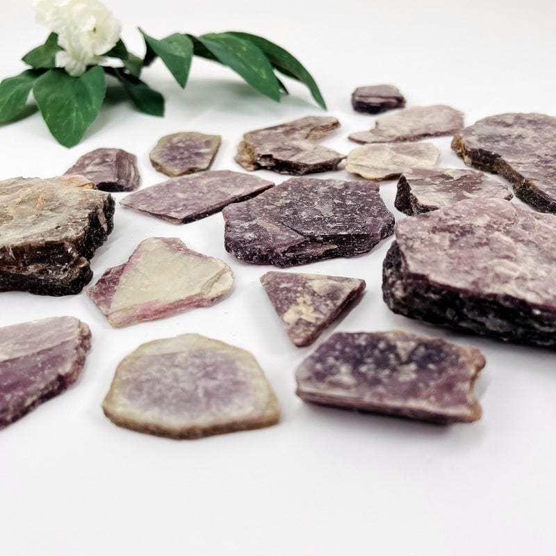 side shot of the lepidolite with mica slabs showing the different thicknesses 