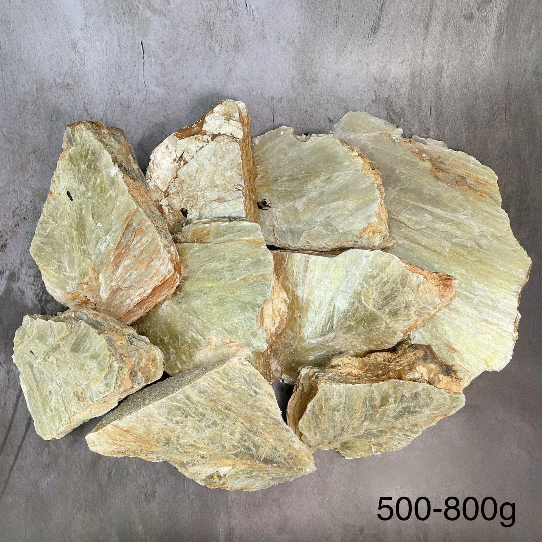 larger mica pieces in a pile