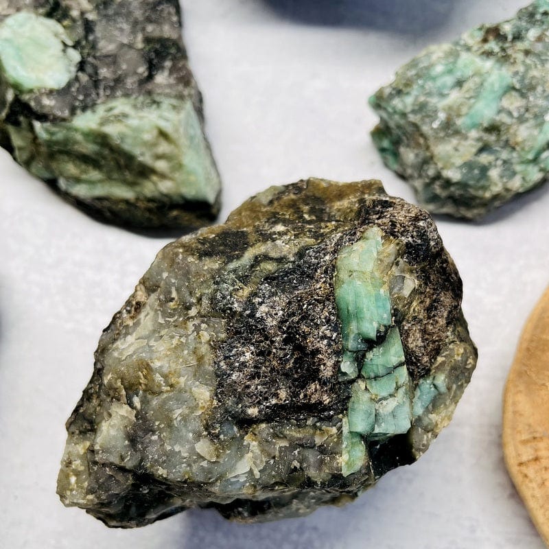 close up of an emerald rod that grew though one of the clusters 