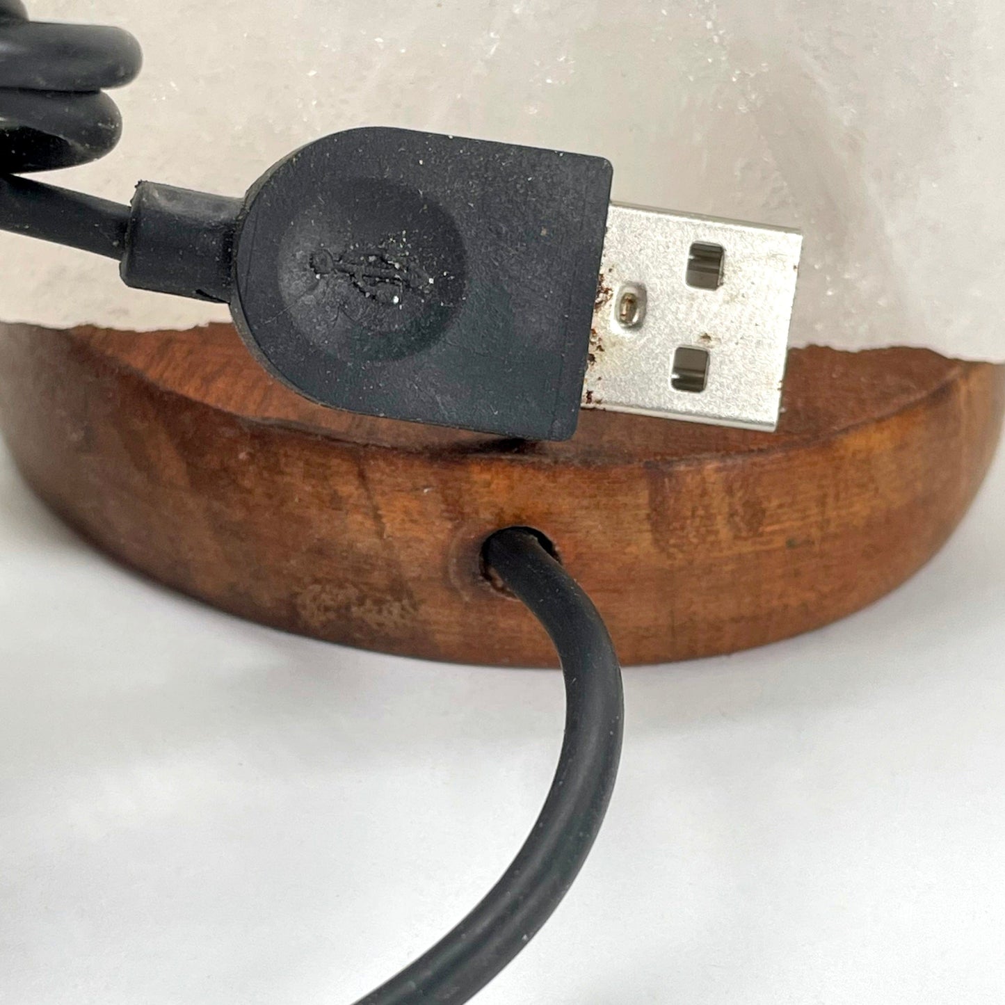 close up of himalayan salt white star lamp UDB cord and plug