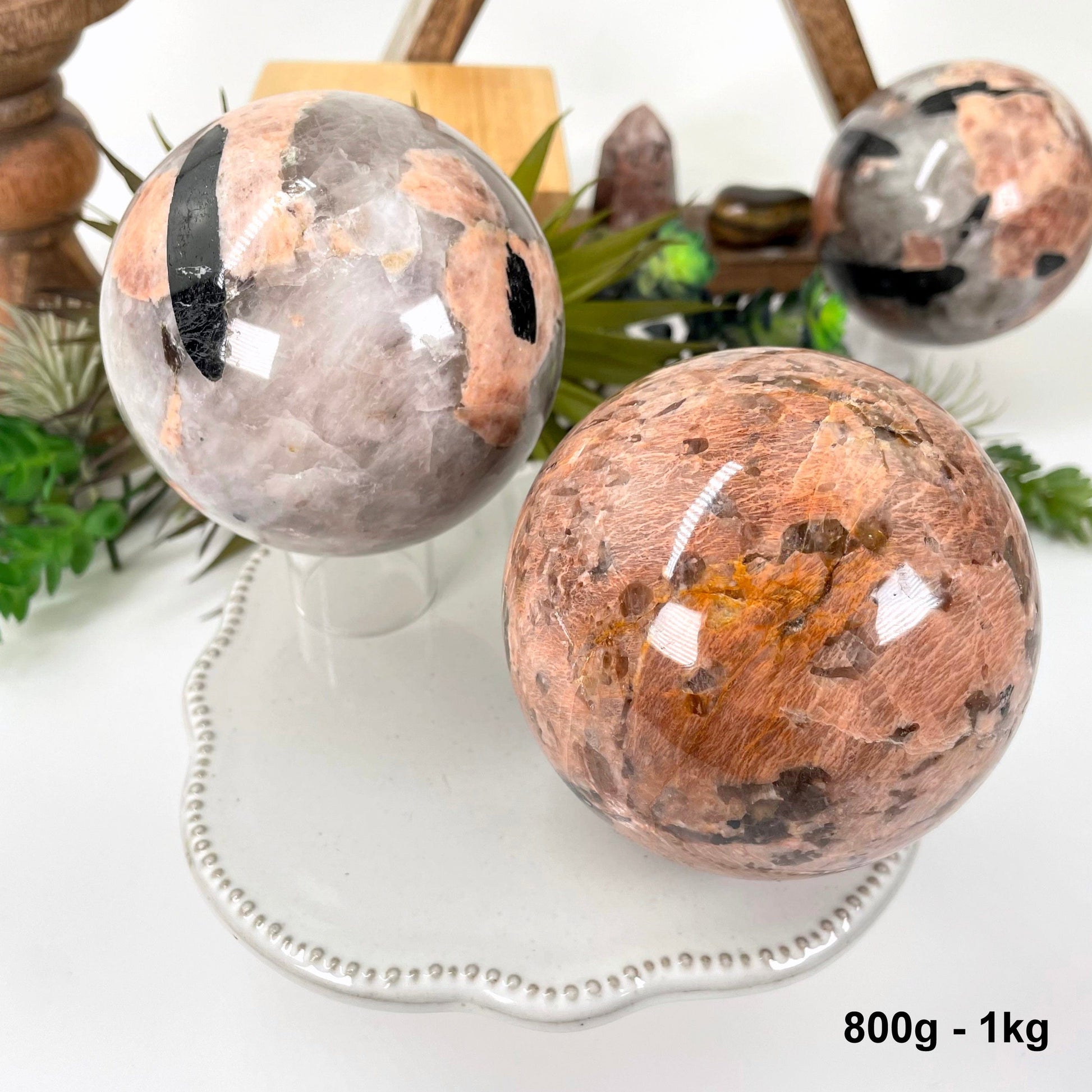 two 800g - 1kg spheres on display for possible variations