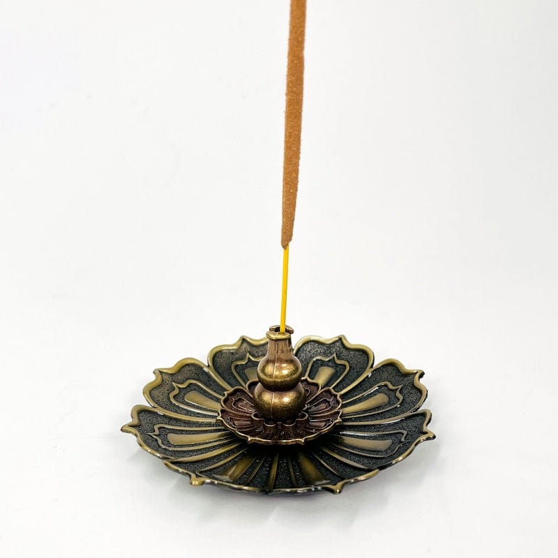 close up of the incense burner to see the details 
