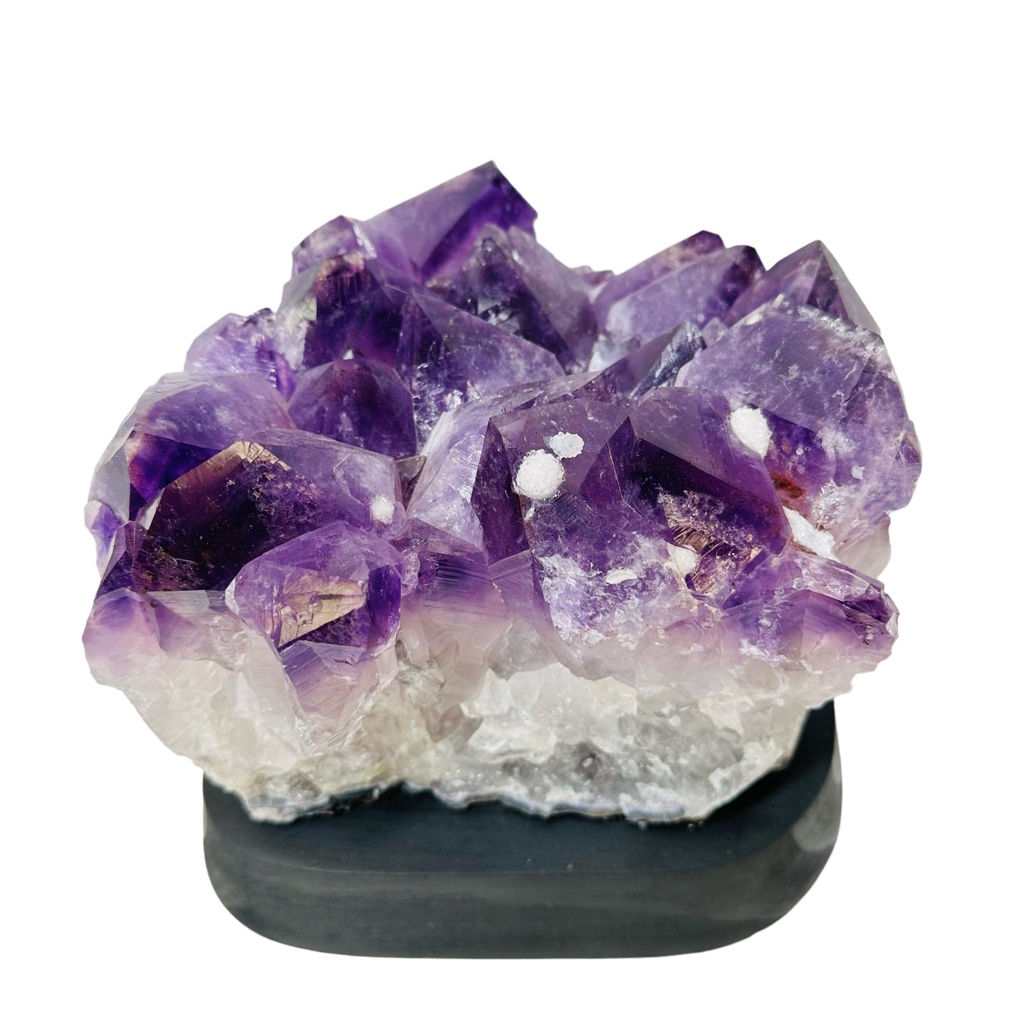 close up of the top of the crystal clusters 