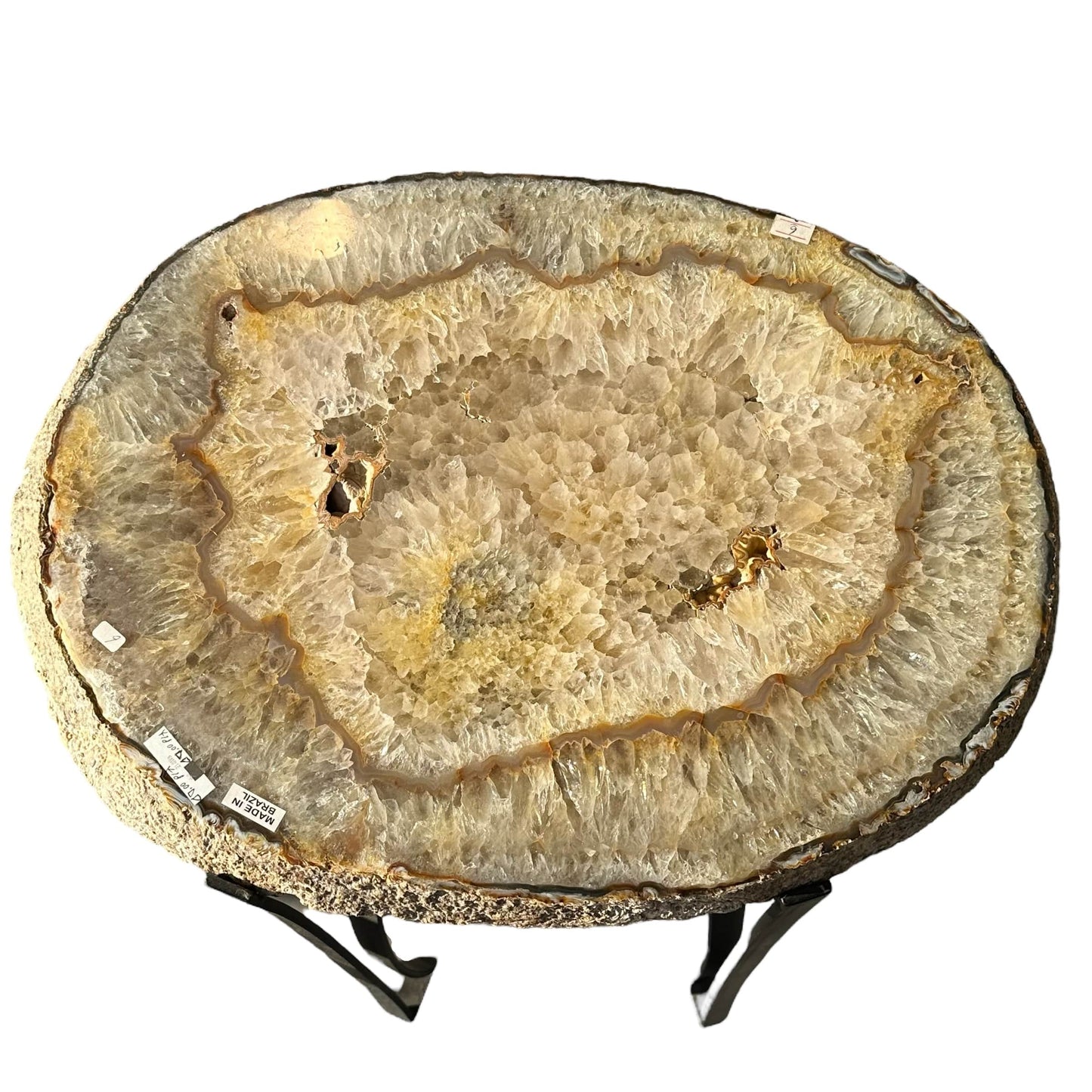 close up of the top of the agate table