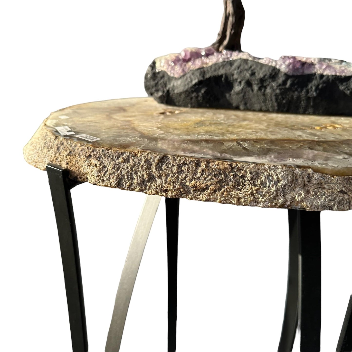 close up of the side of the agate table. it is left raw and natural 