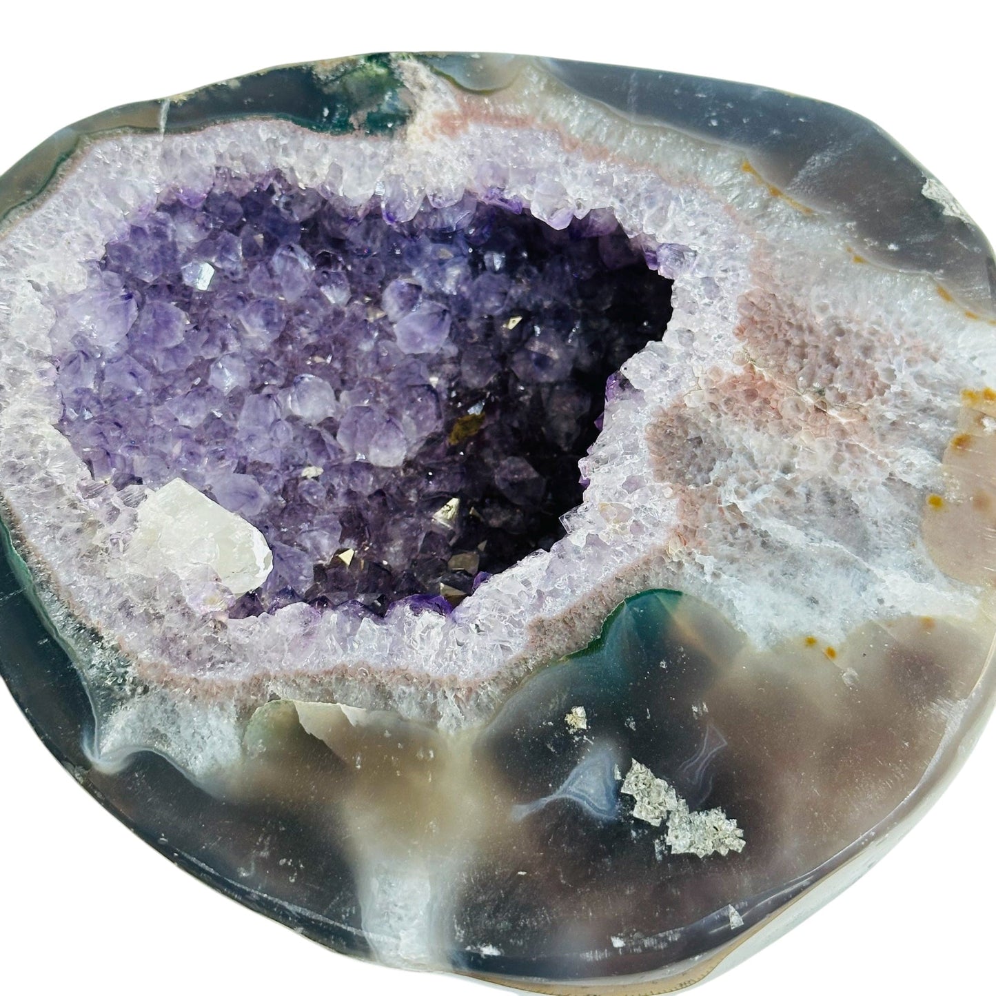 close up of the details on this amethyst geode 
