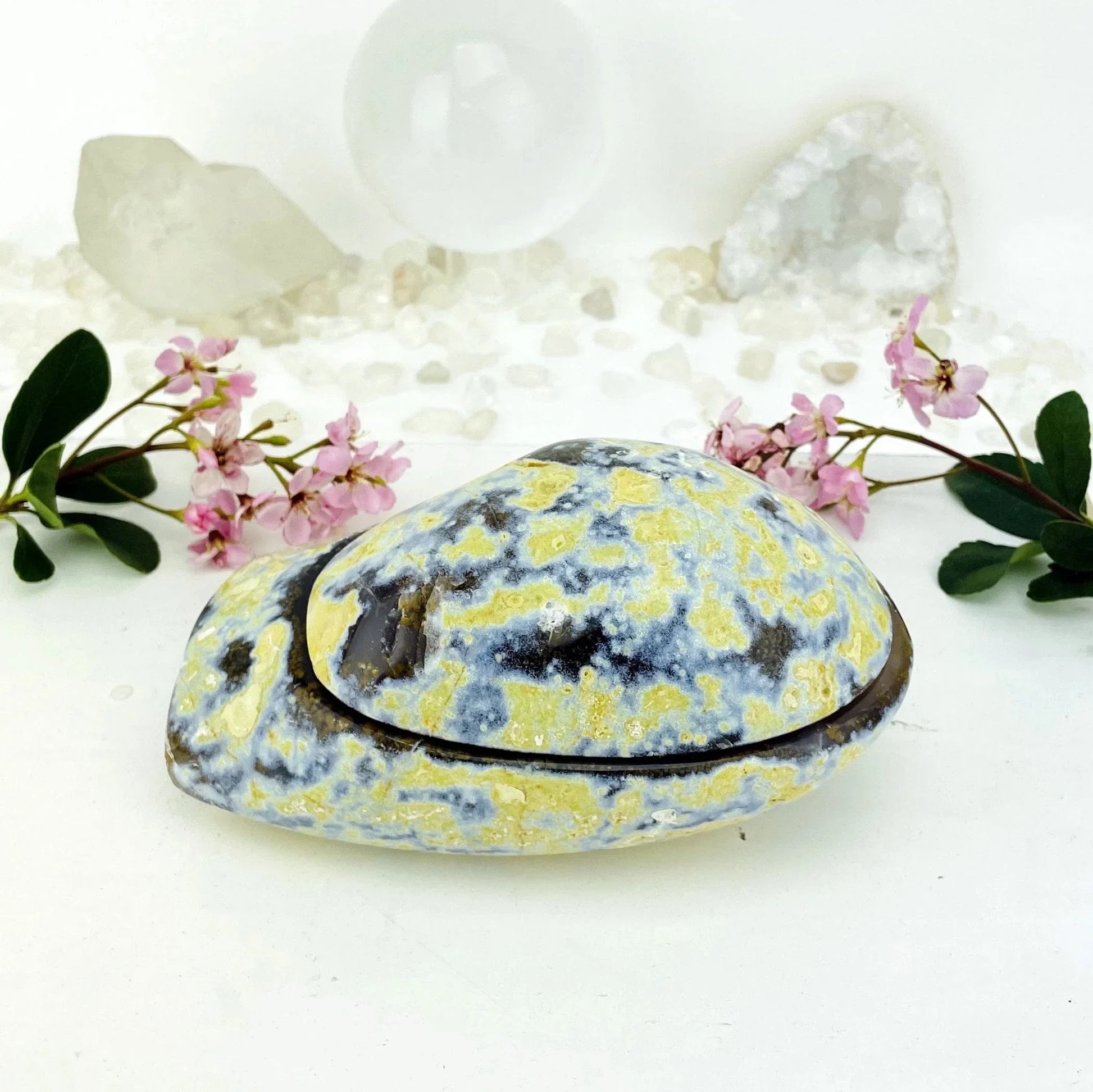 Agate Geode Druzy Box from another ange outside with lid on
