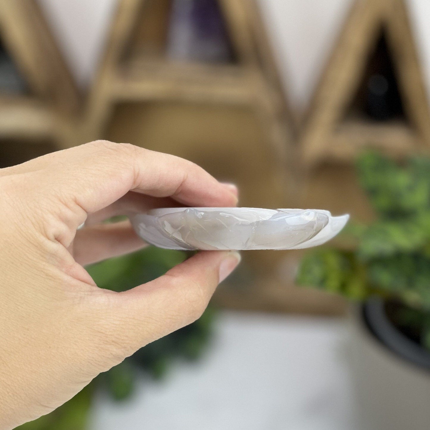 agate with decorations in the background