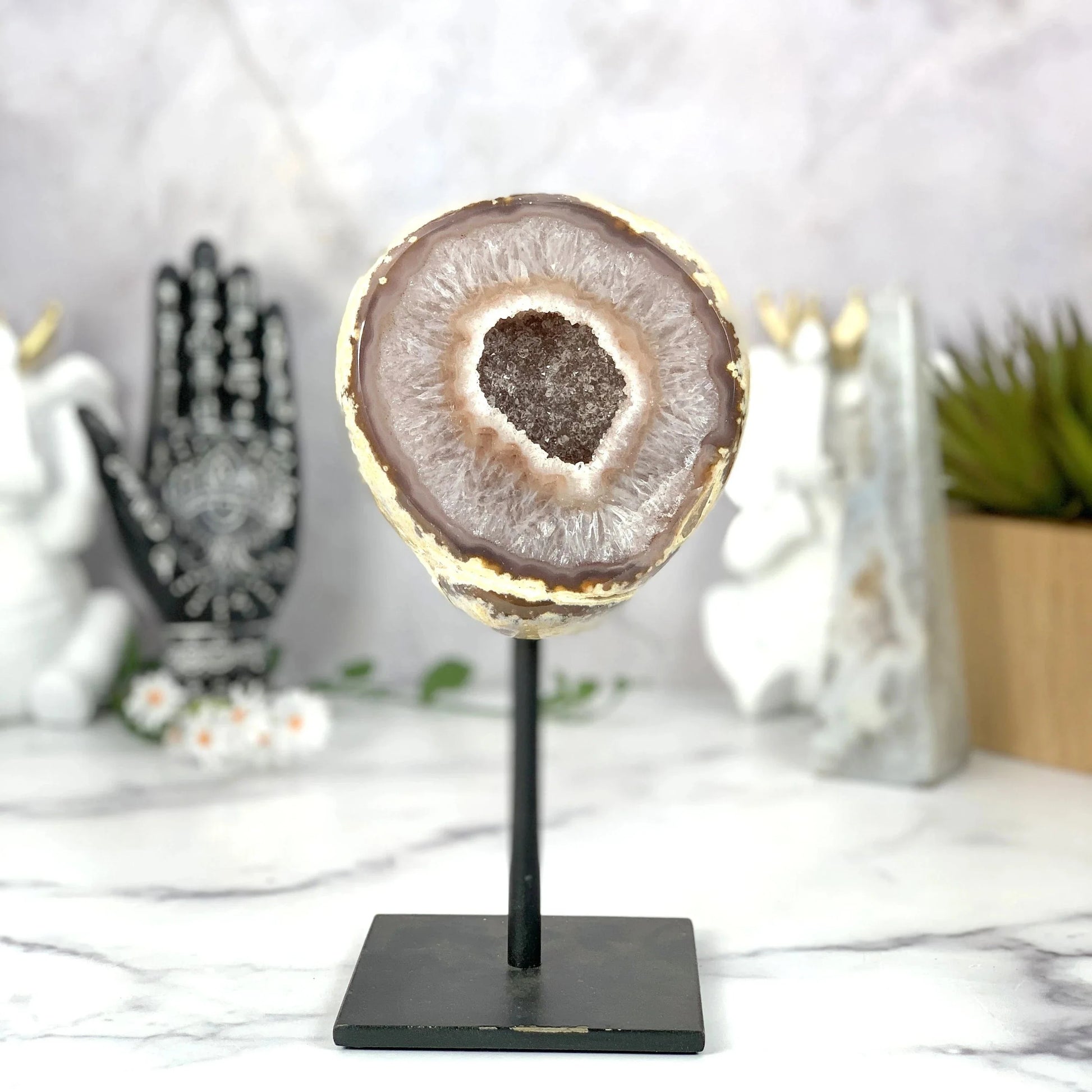 agate with decorations in the background