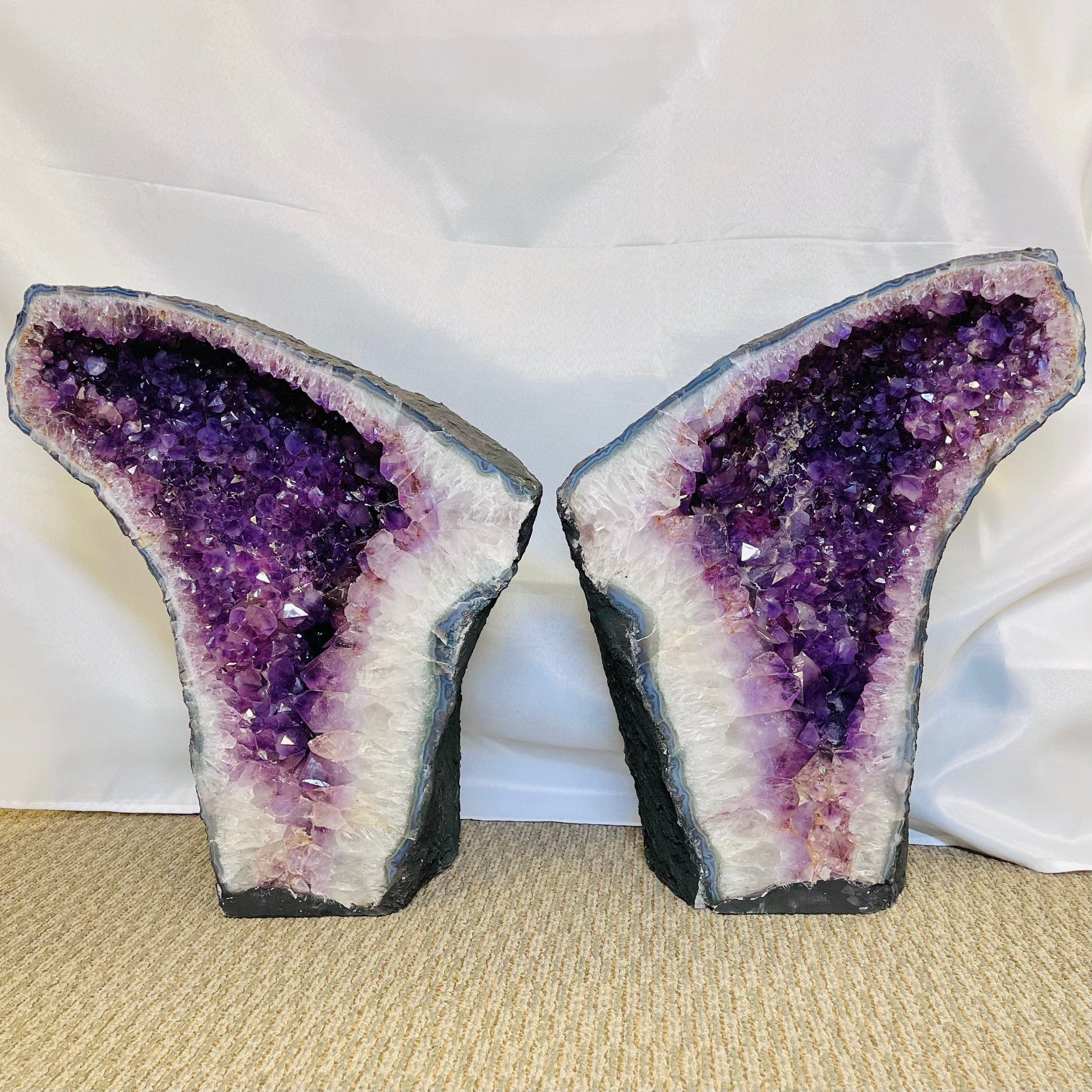 Frontal view of Large Amethyst Sliced Geode Wings.
